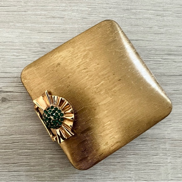 Vintage 1960's Volupte USA brass compact mirror and powder space - Picture 3 of 3